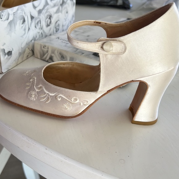 Kenneth Cole Vintage Shoes - Picture 3 of 8